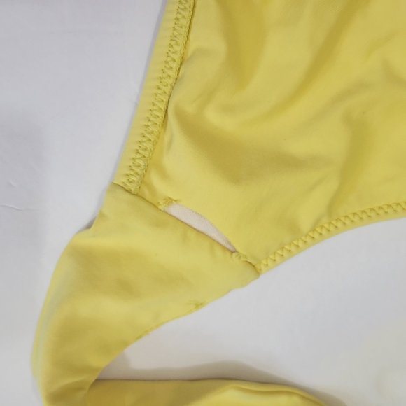 Lot Bundle of 4 Bikini Swimsuit Tops White, Black, Yellow, Unpadded - Picture 6 of 15